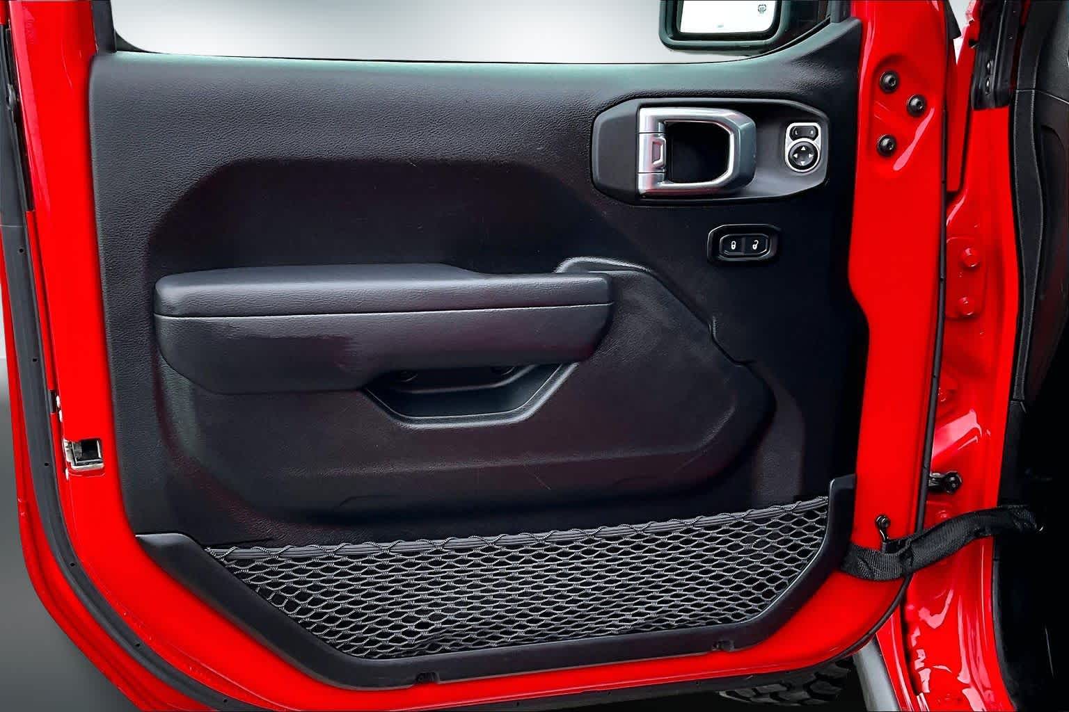 Thumbnail: 2021 Jeep Wrangler - 27