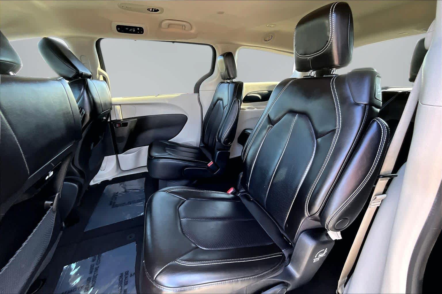 Thumbnail: 2023 Chrysler Pacifica - 27