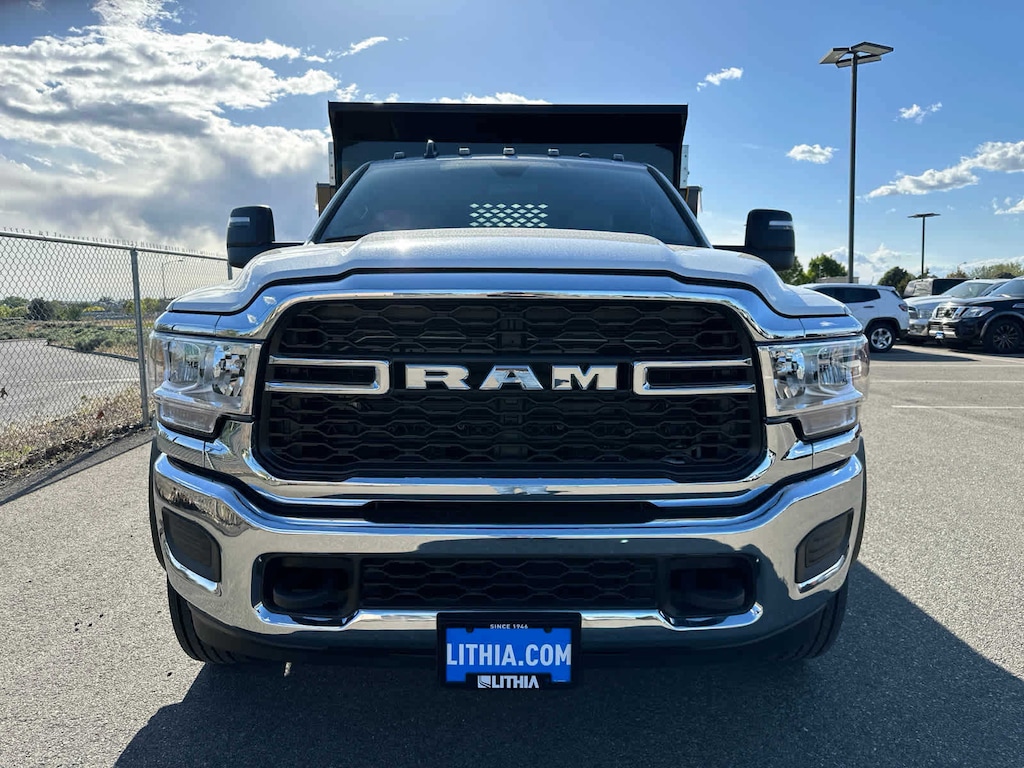 New 2024 Ram 5500 Chassis Cab 5500 TRADESMAN CHASSIS REGULAR CAB 4X4 84' CA Pickup