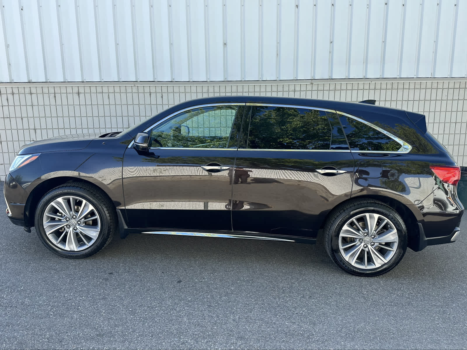 Thumbnail: 2017 Acura MDX - 4