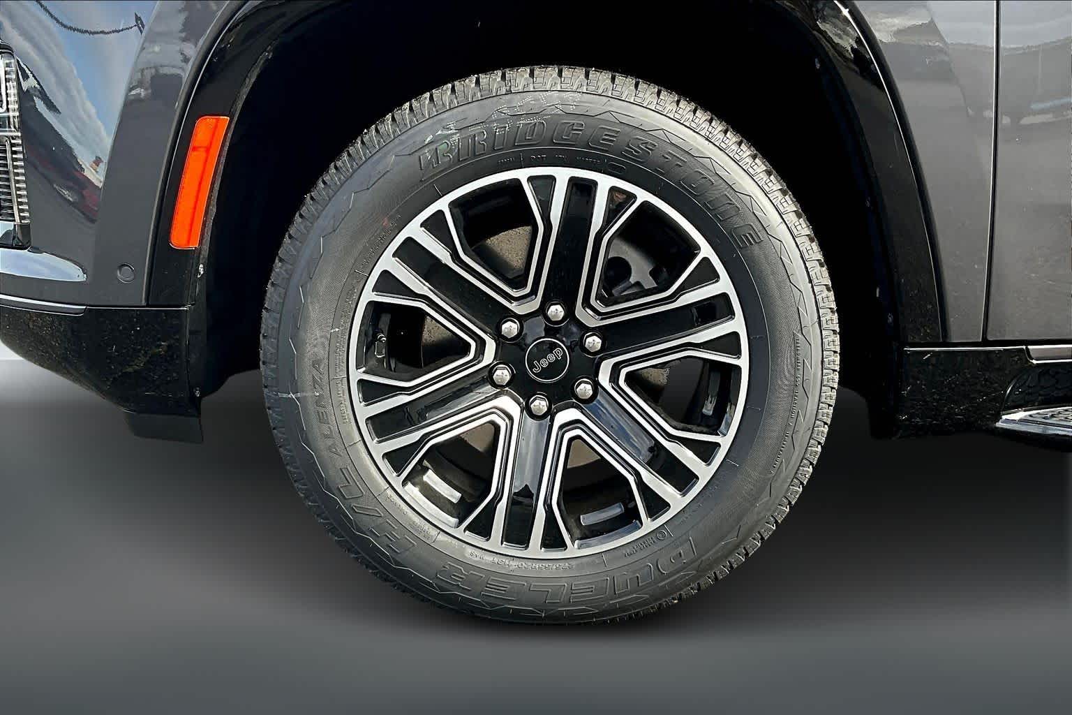 Thumbnail: 2026 Jeep Grand Wagoneer L - 8