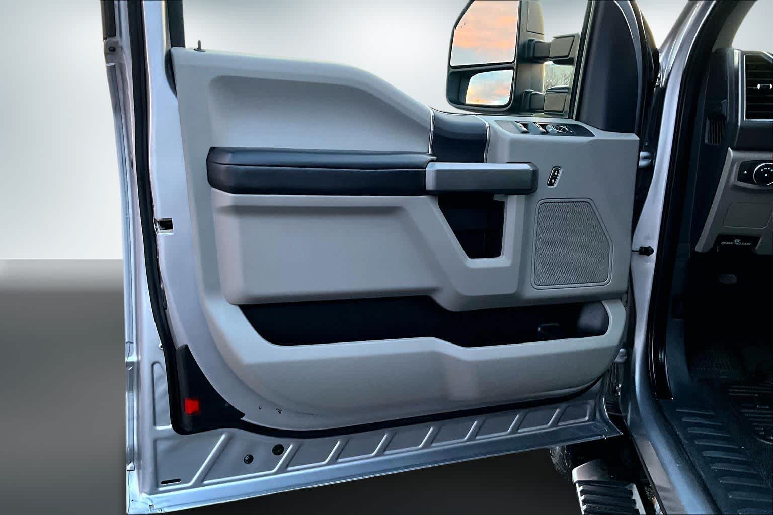 Thumbnail: 2022 Ford F-350 - 26