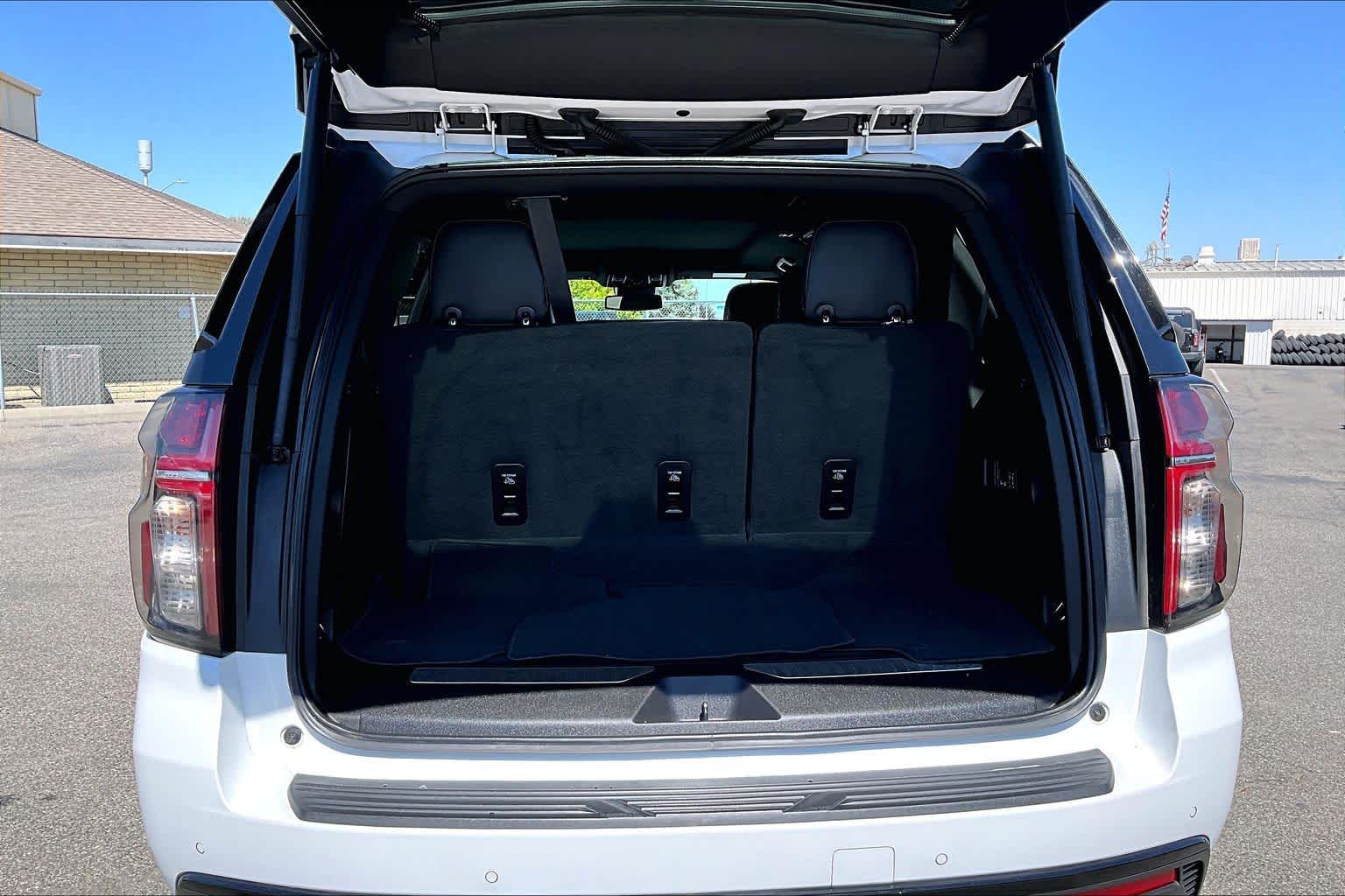 Thumbnail: 2023 Chevrolet Tahoe - 18