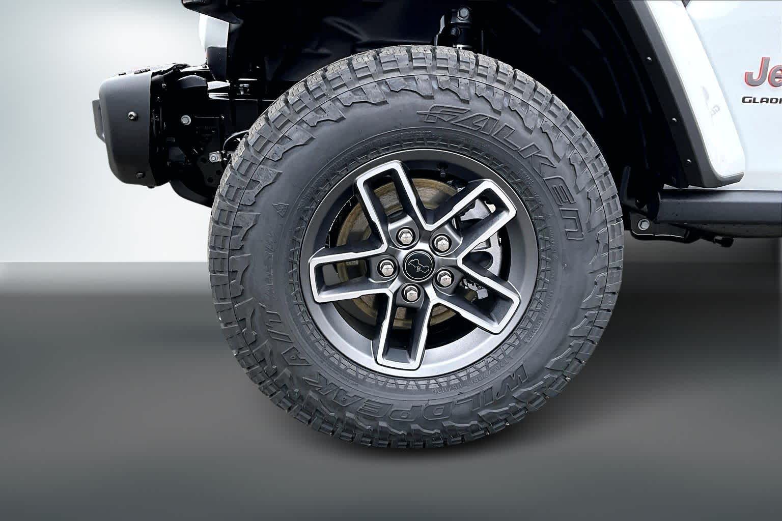 Thumbnail: 2026 Jeep Gladiator - 8