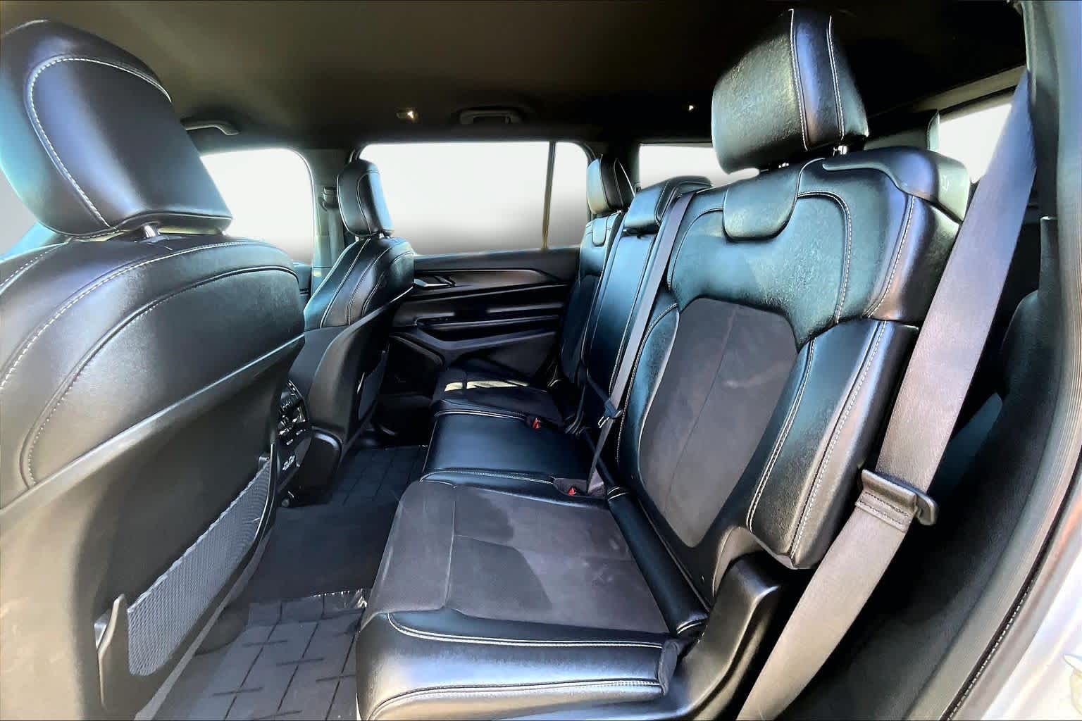 Thumbnail: 2024 Jeep Grand Cherokee L - 29