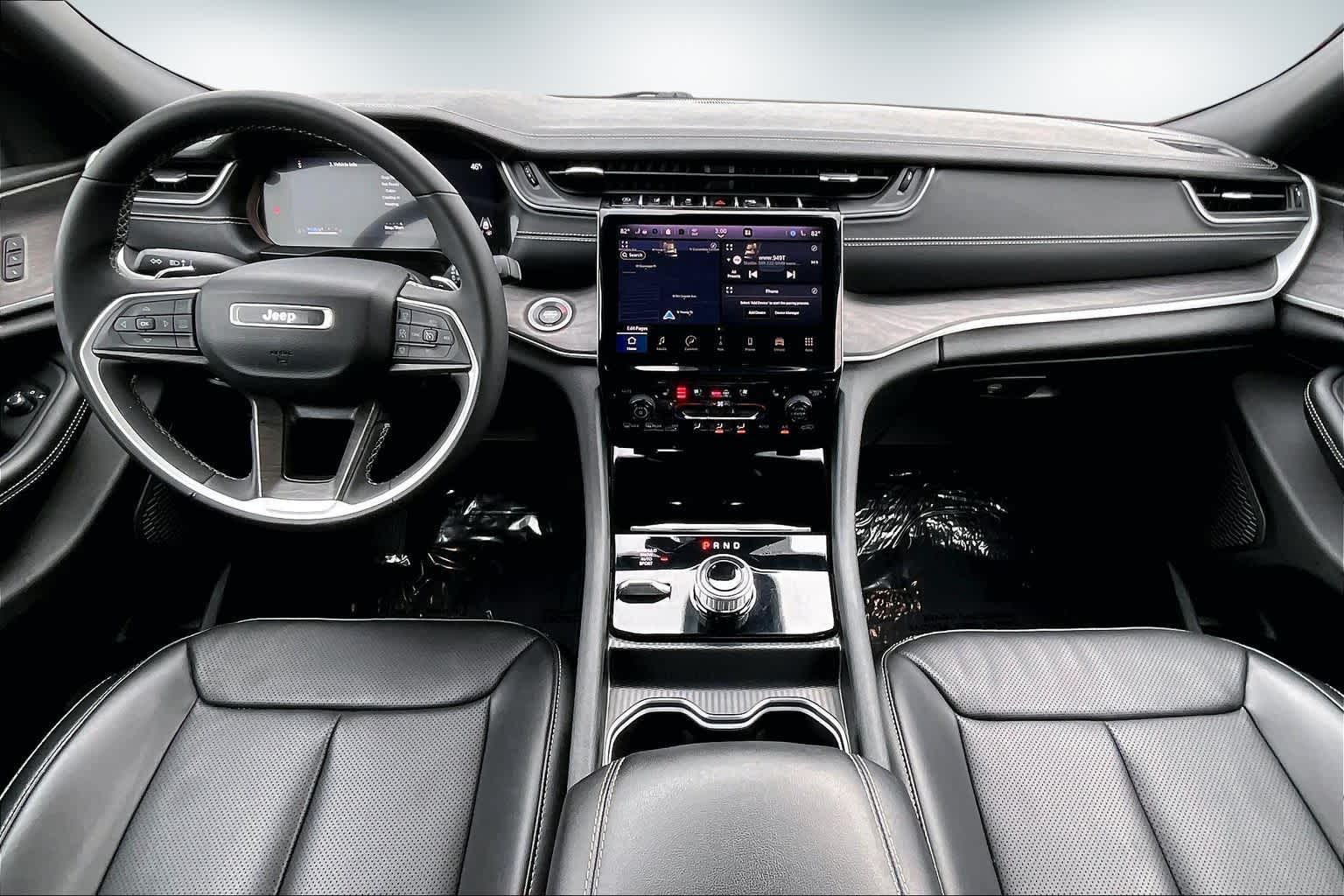 Thumbnail: 2024 Jeep Grand Cherokee L - 10