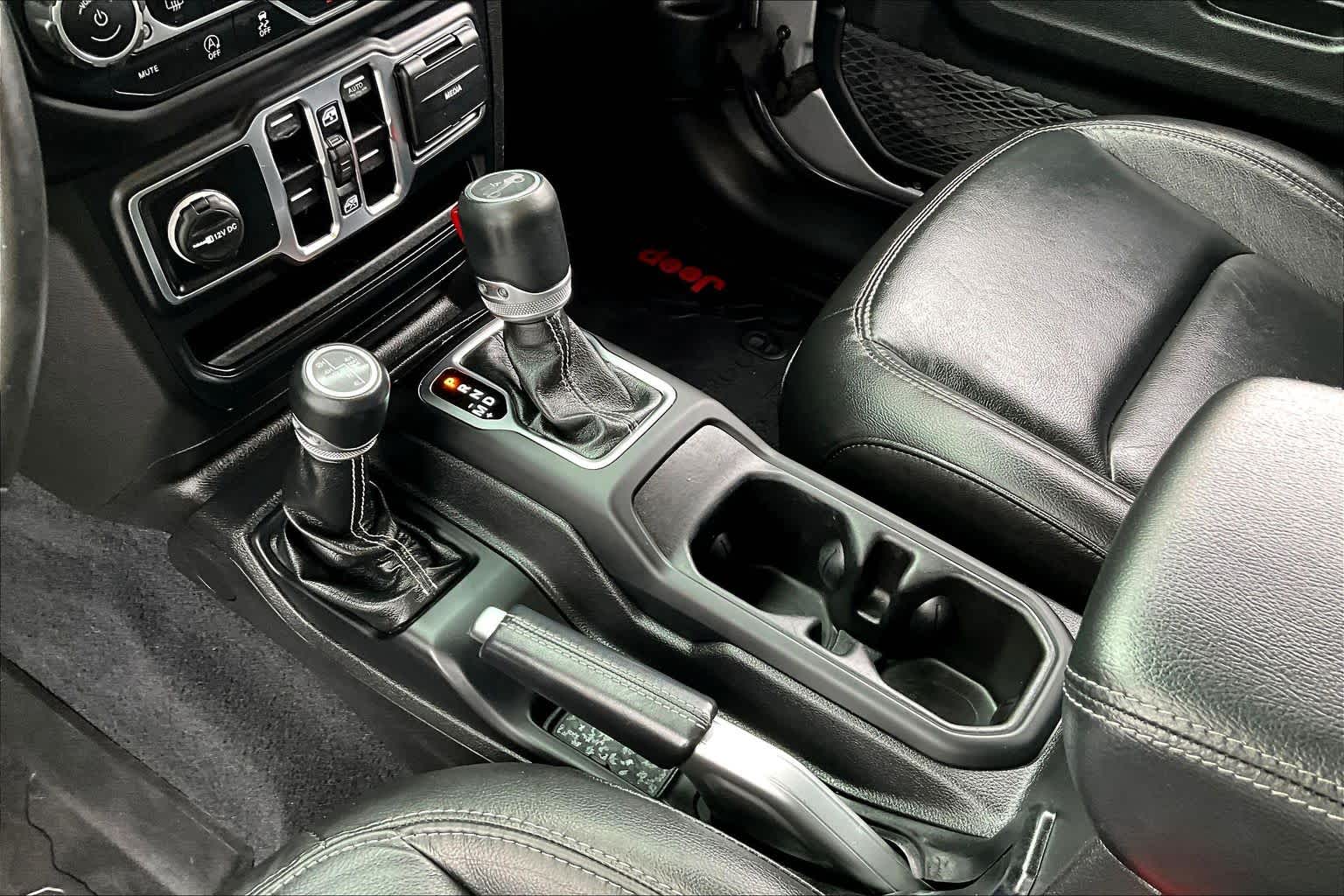 Thumbnail: 2019 Jeep Wrangler - 15