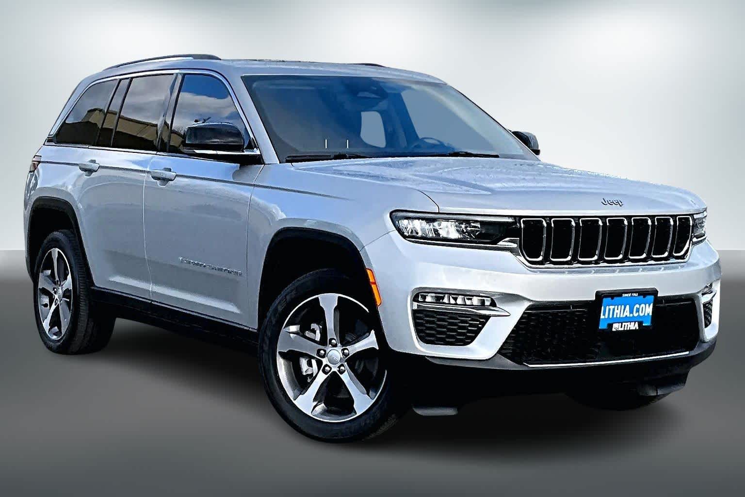 Thumbnail: 2023 Jeep Grand Cherokee - 21