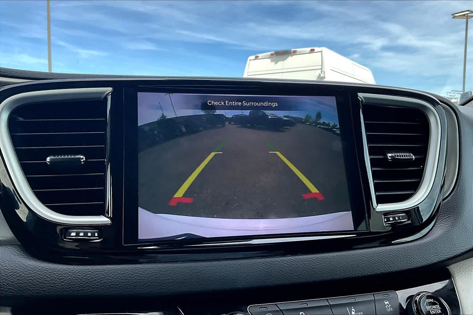 Thumbnail: 2024 Chrysler Pacifica - 26