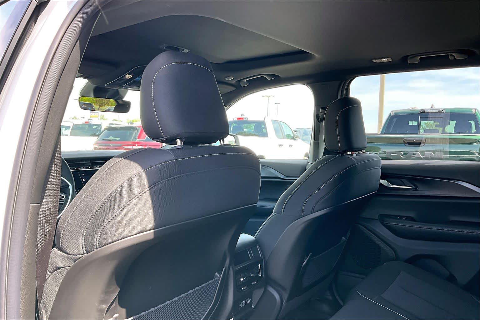 Thumbnail: 2026 Jeep Grand Cherokee - 12