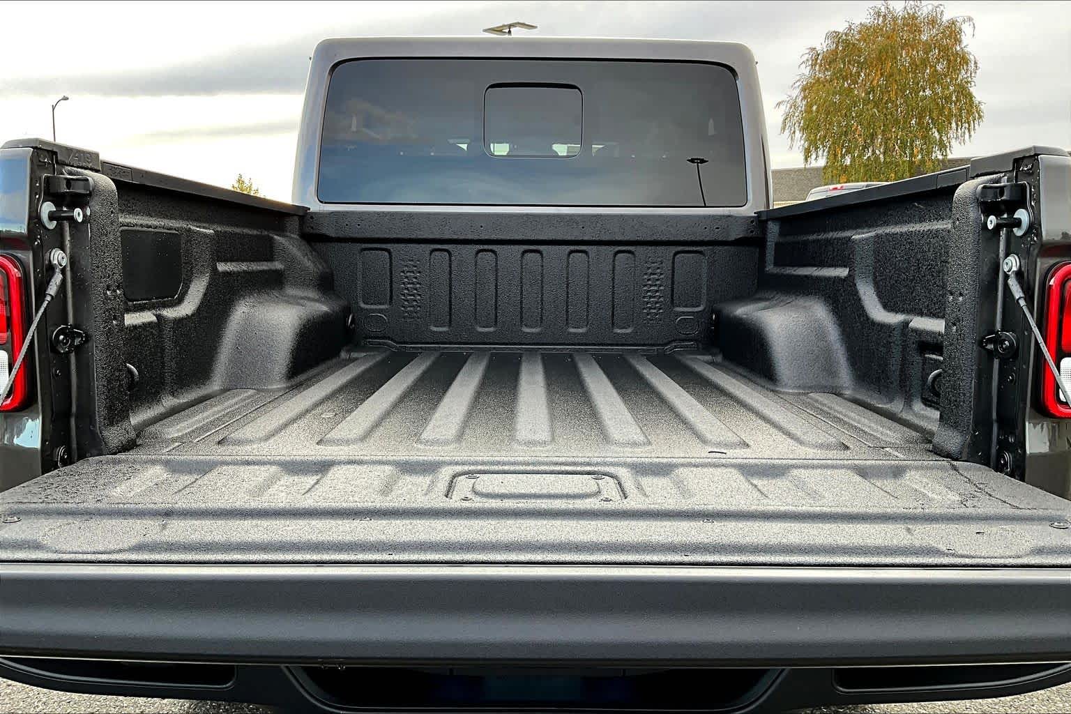 Thumbnail: 2025 Jeep Gladiator - 19