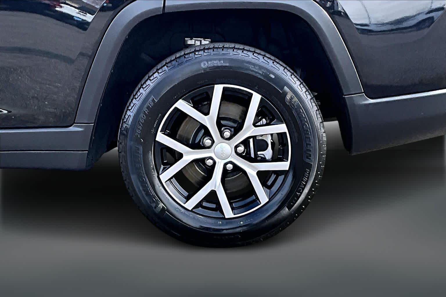 Thumbnail: 2024 Jeep Grand Cherokee L - 34