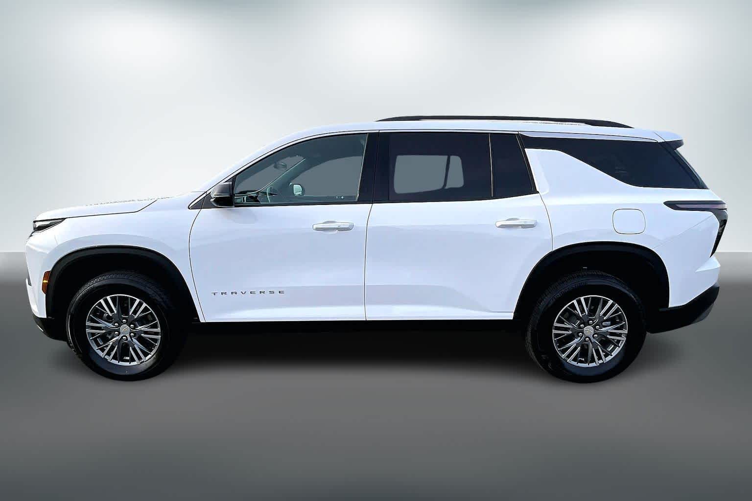 Thumbnail: 2025 Chevrolet Traverse - 3
