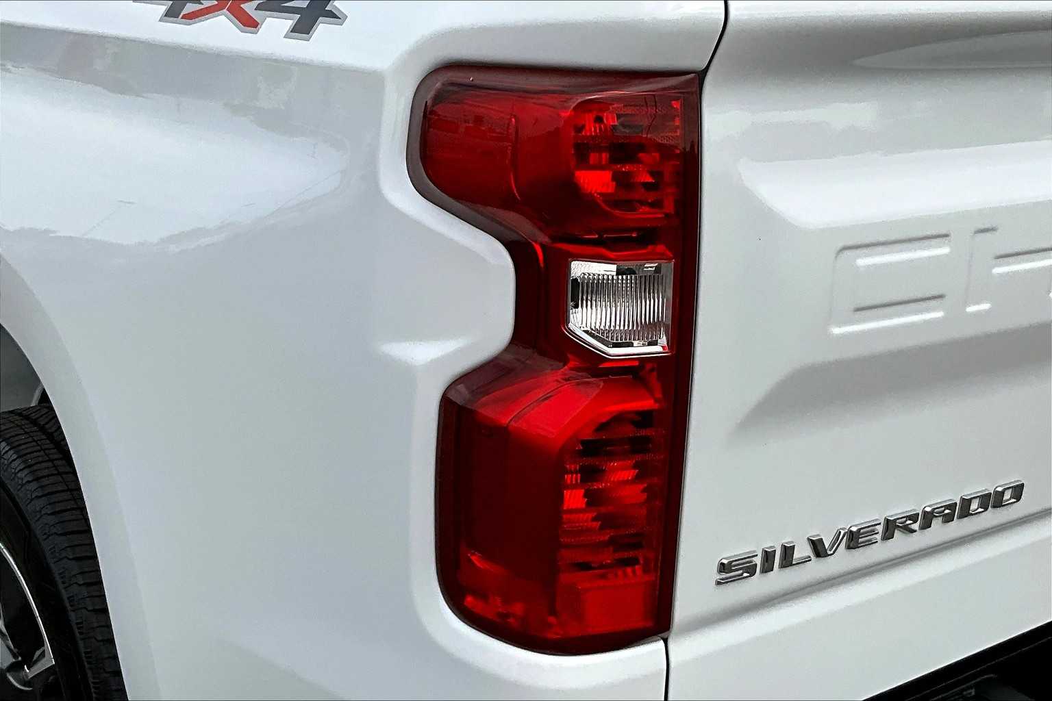 Thumbnail: 2023 Chevrolet Silverado 1500 - 33