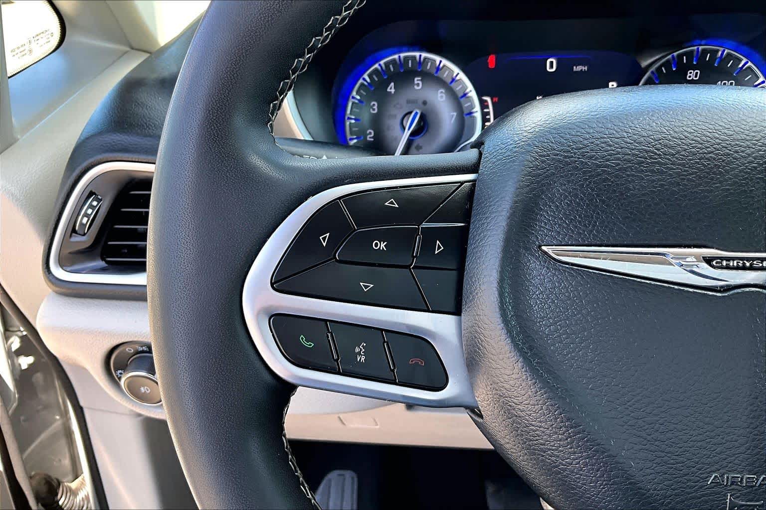 Thumbnail: 2024 Chrysler Pacifica - 24