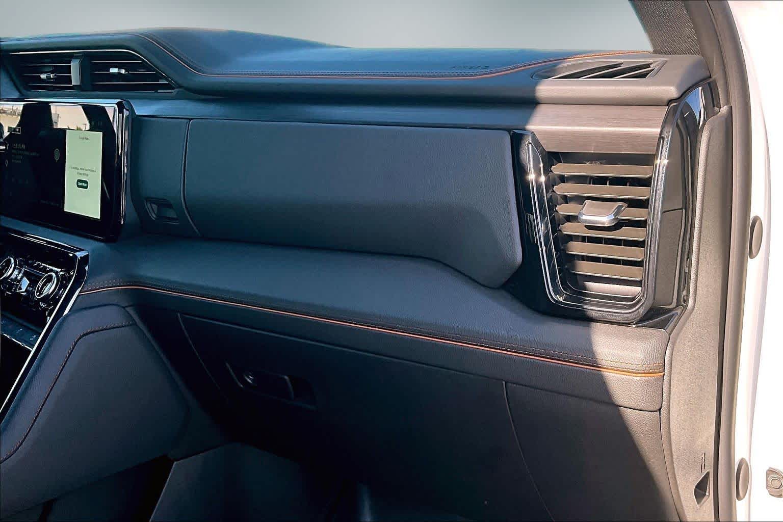 Thumbnail: 2025 GMC Sierra 3500 - 23