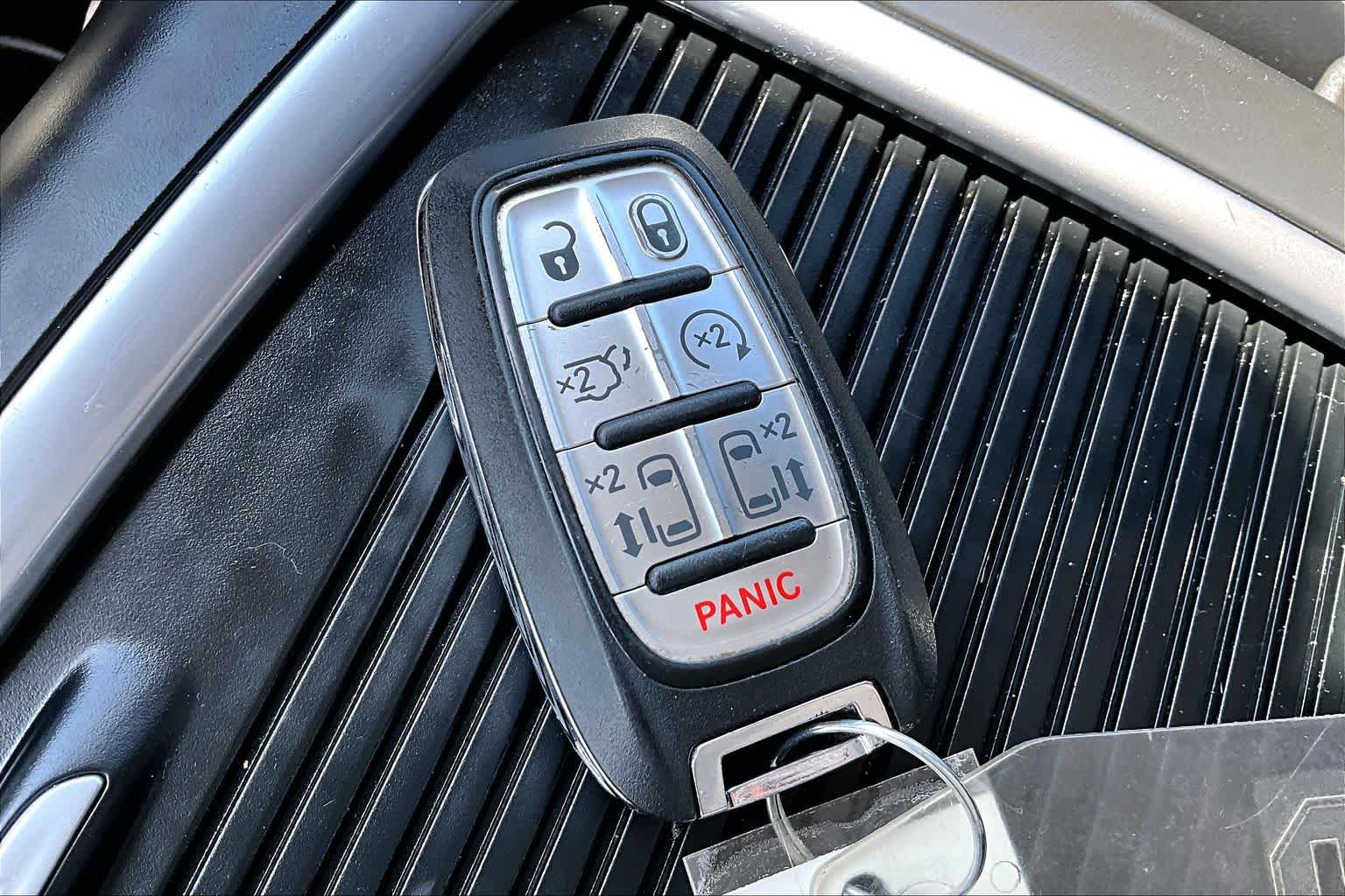 Thumbnail: 2024 Chrysler Pacifica - 19