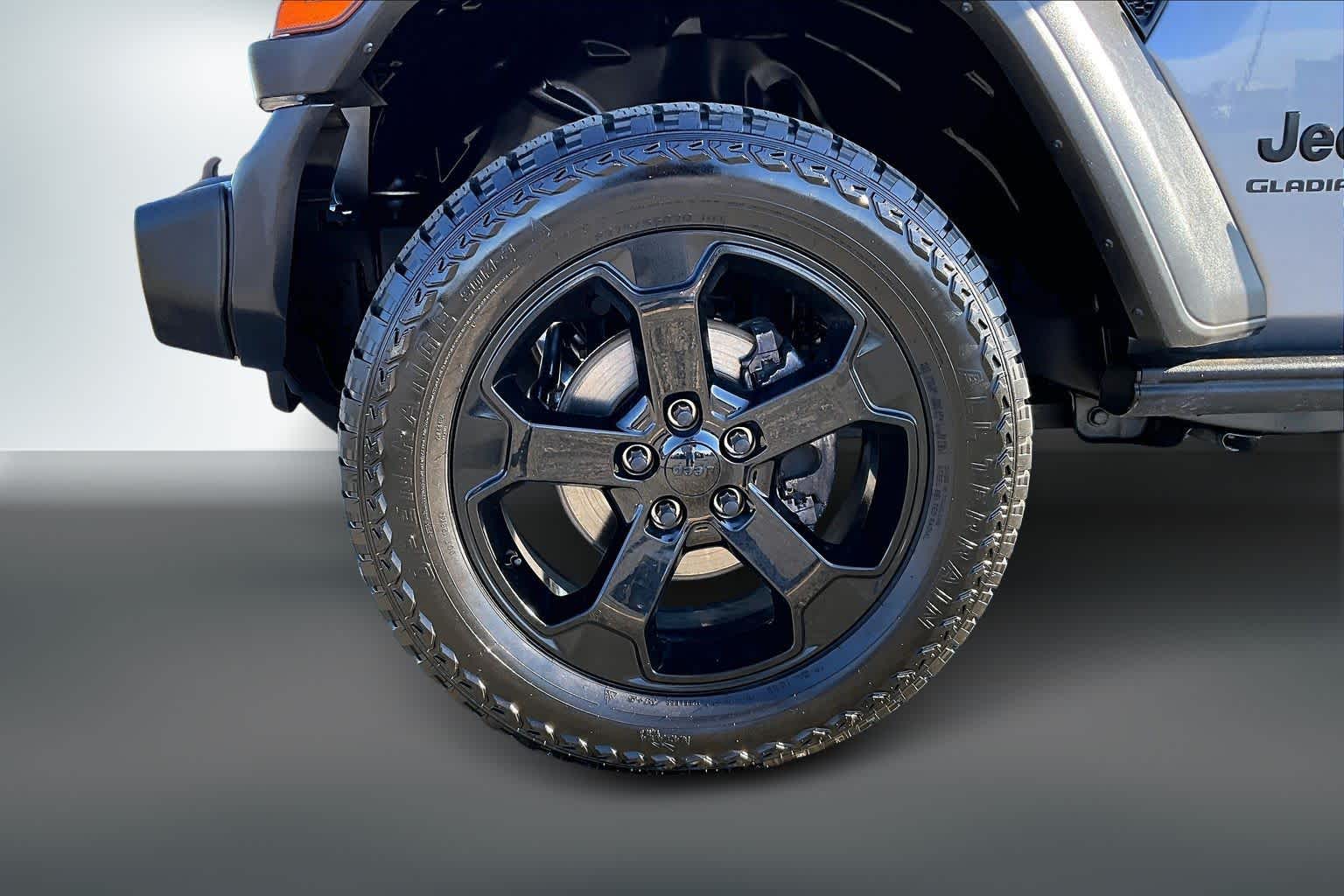 Thumbnail: 2020 Jeep Gladiator - 8