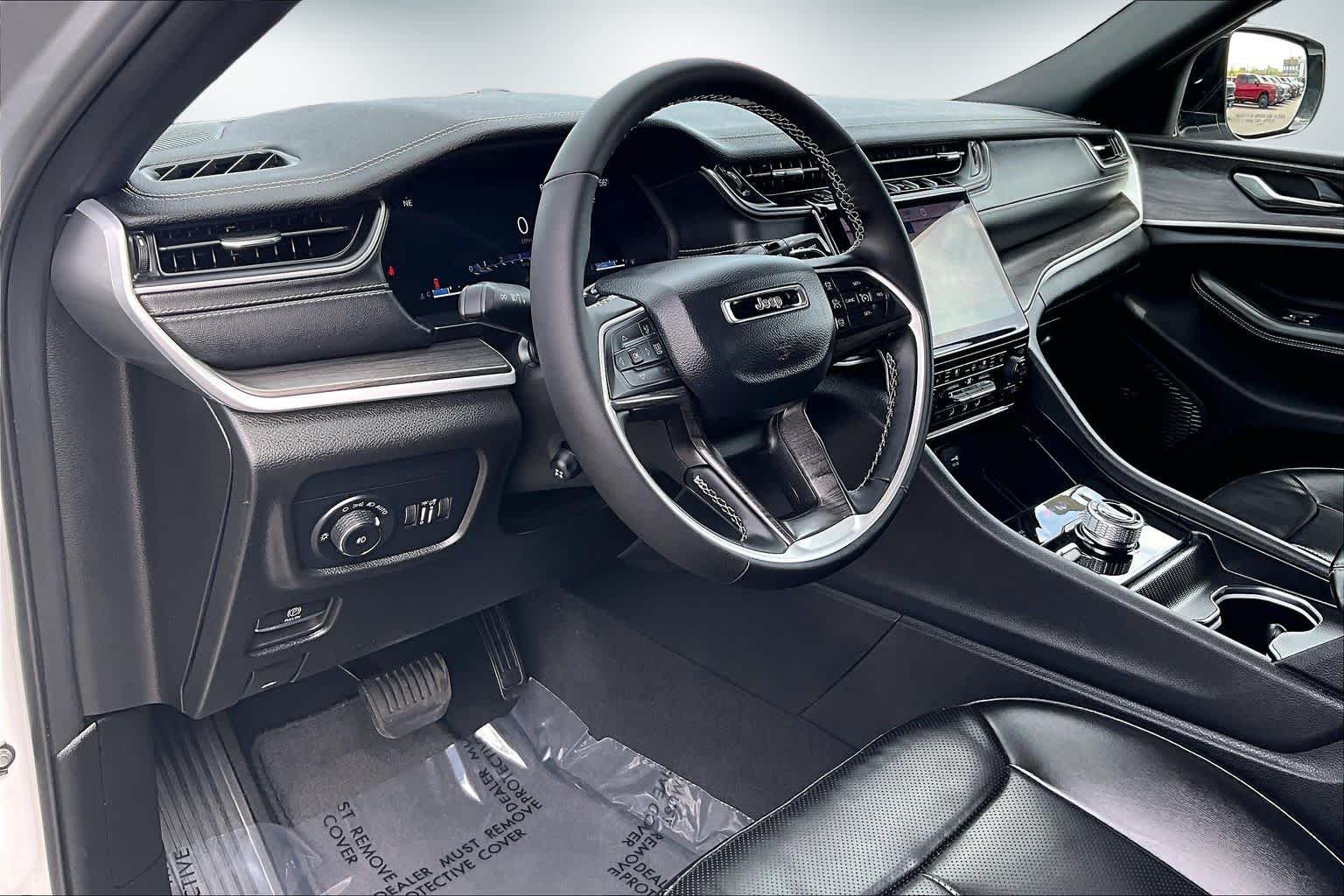 Thumbnail: 2024 Jeep Grand Cherokee L - 2