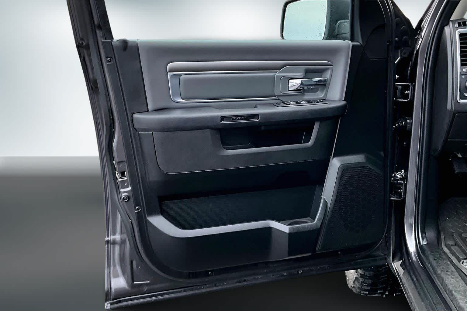 Thumbnail: 2022 RAM 1500 Classic - 27