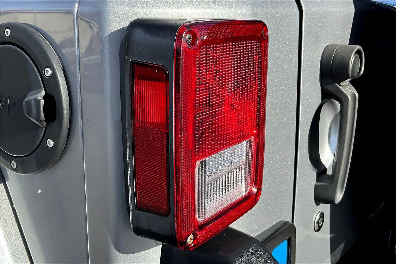 Thumbnail: 2018 Jeep Wrangler - 31