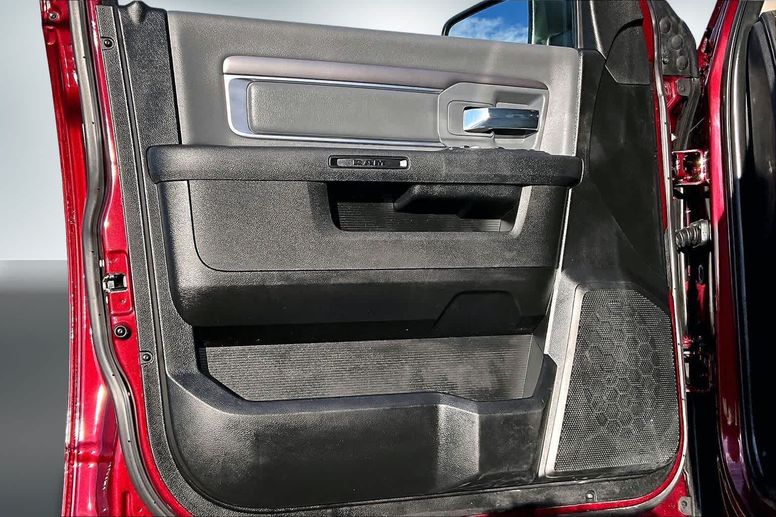 Thumbnail: 2022 RAM 1500 Classic - 27