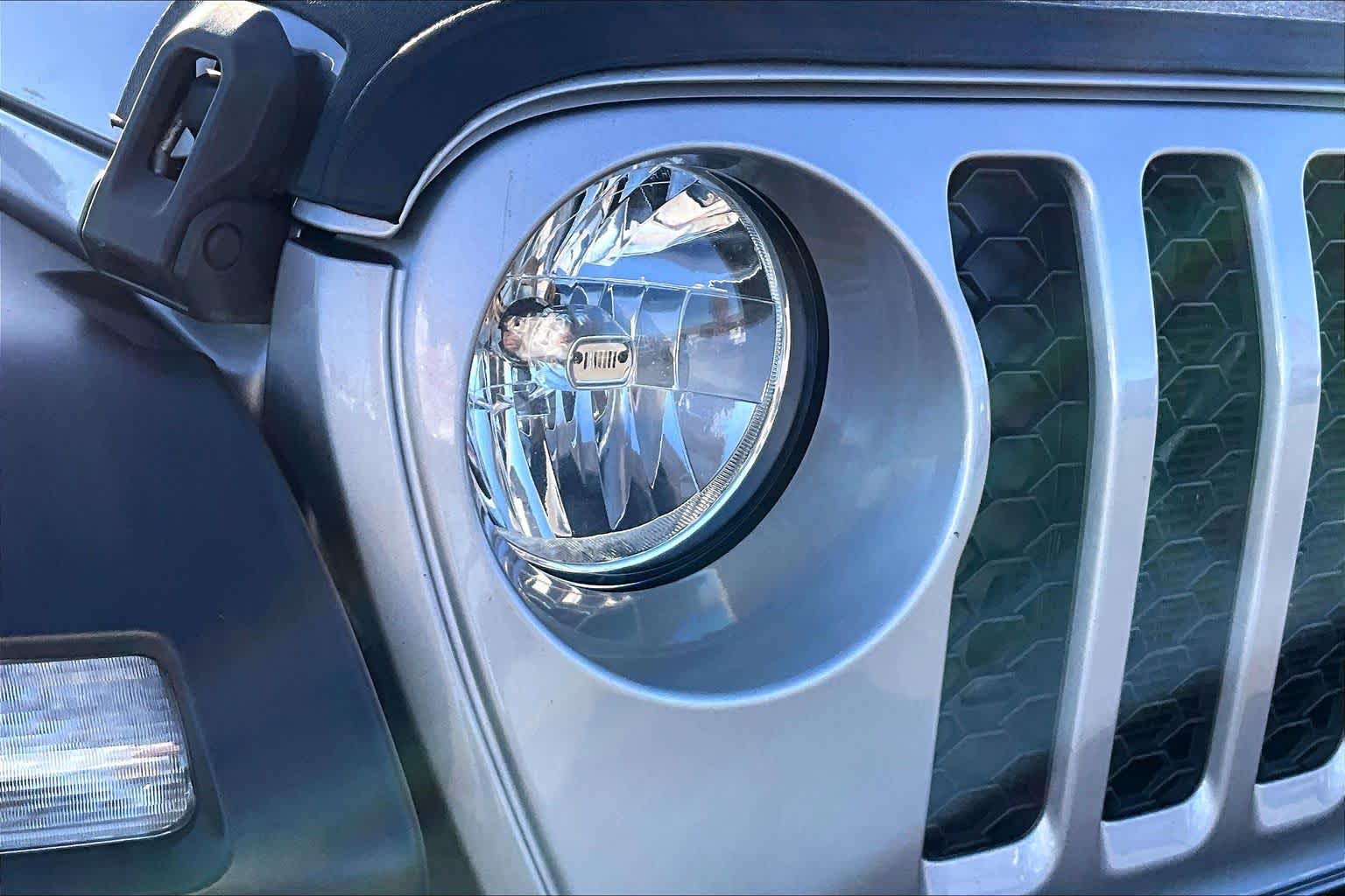 Thumbnail: 2020 Jeep Gladiator - 31