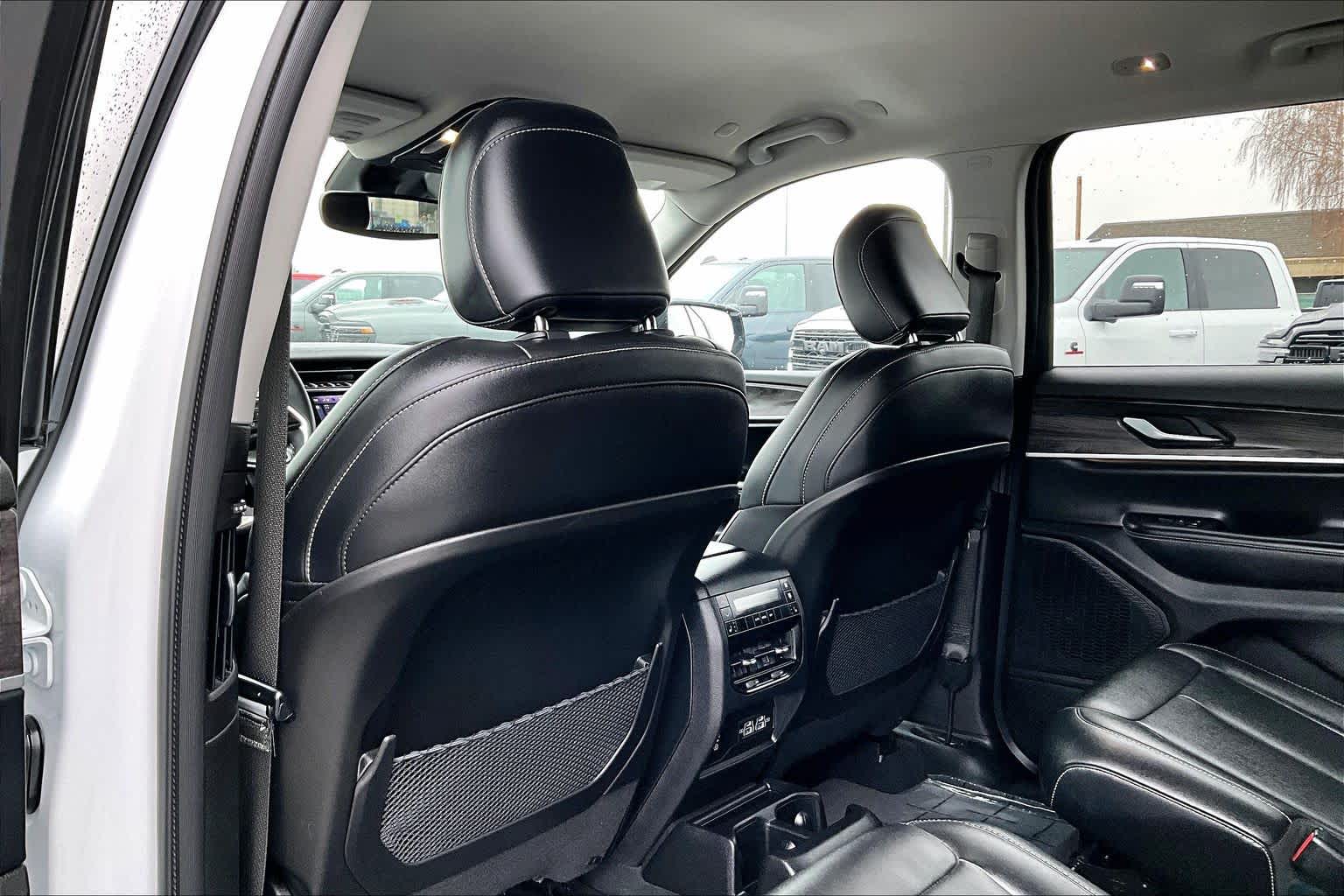 Thumbnail: 2023 Jeep Grand Cherokee - 12