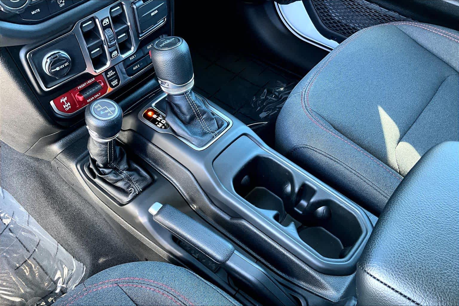 Thumbnail: 2026 Jeep Gladiator - 17