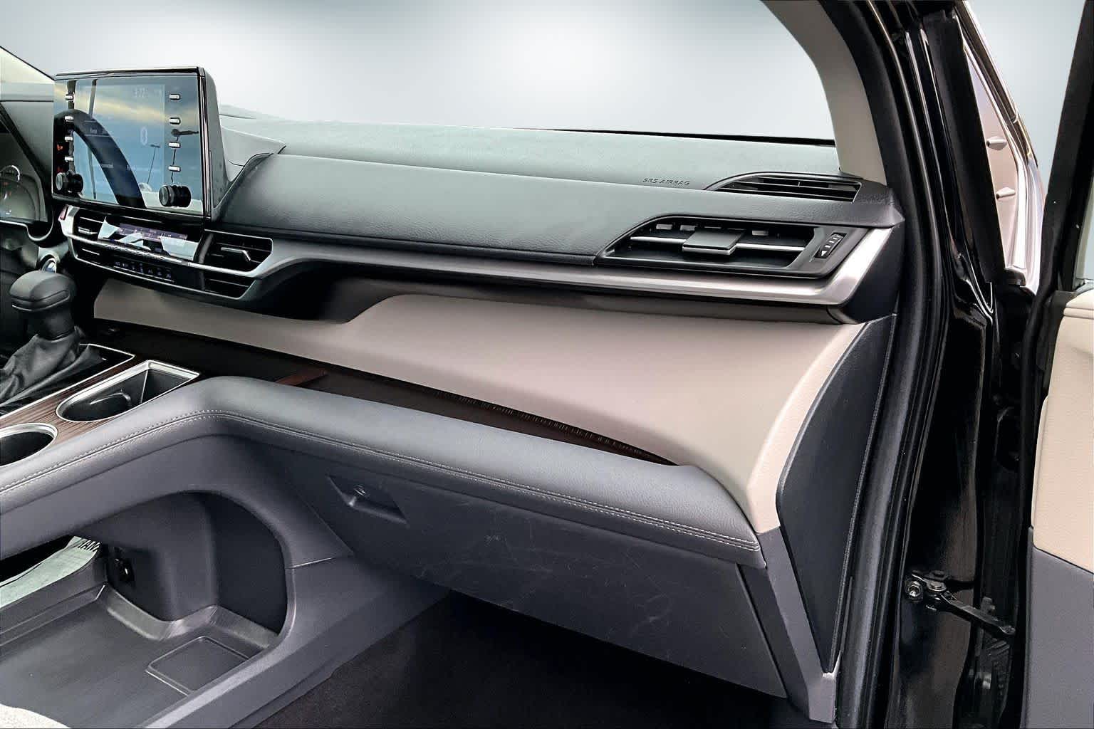 Thumbnail: 2024 Toyota Sienna - 23