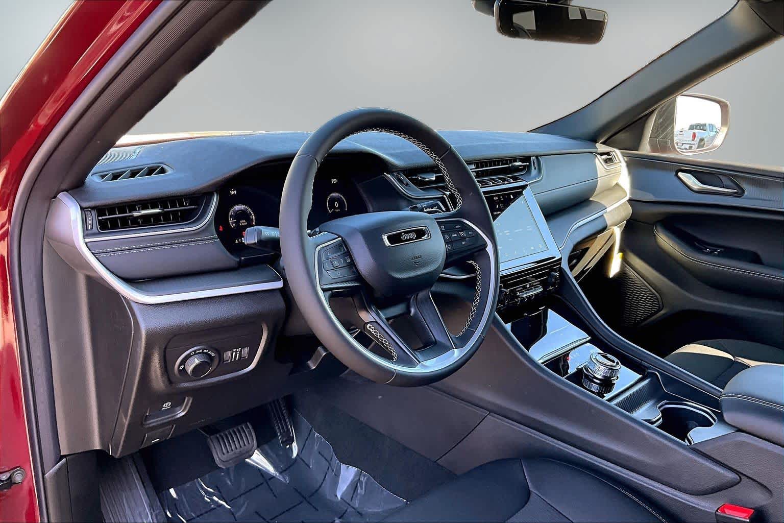 Thumbnail: 2026 Jeep Grand Cherokee - 2