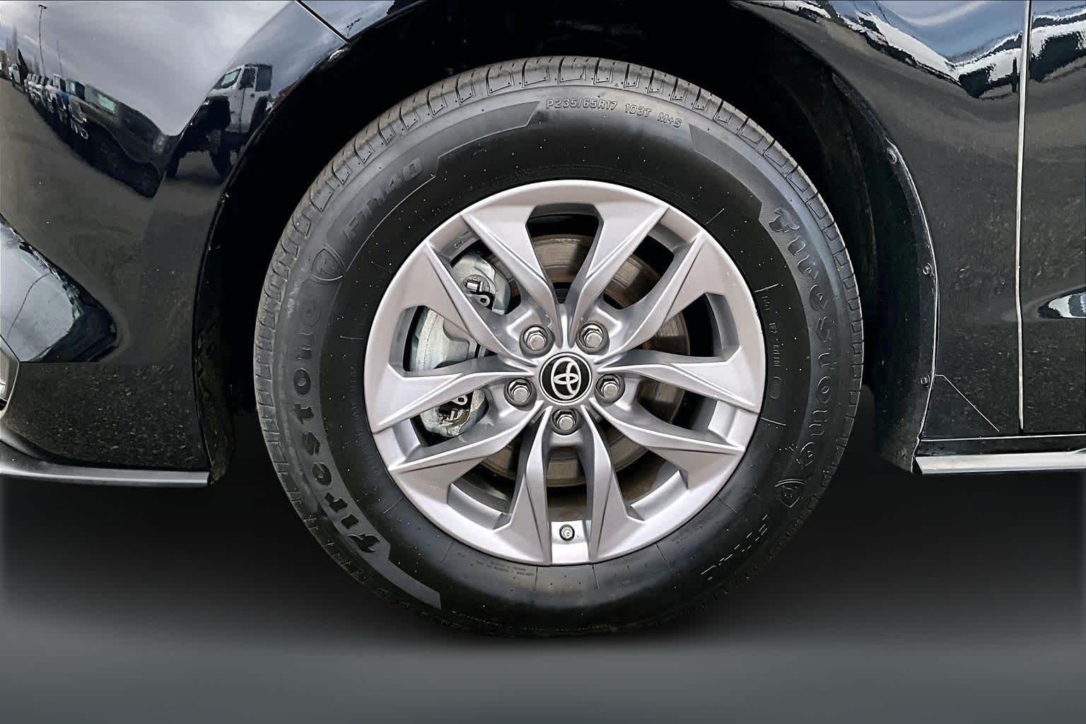 Thumbnail: 2024 Toyota Sienna - 8