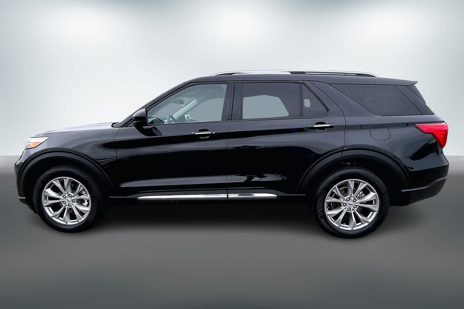 Thumbnail: 2023 Ford Explorer - 3