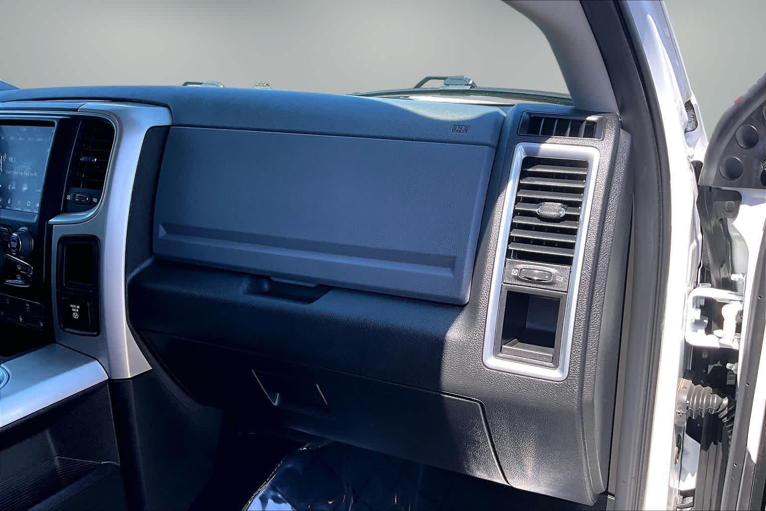 Thumbnail: 2019 RAM 1500 Classic - 23