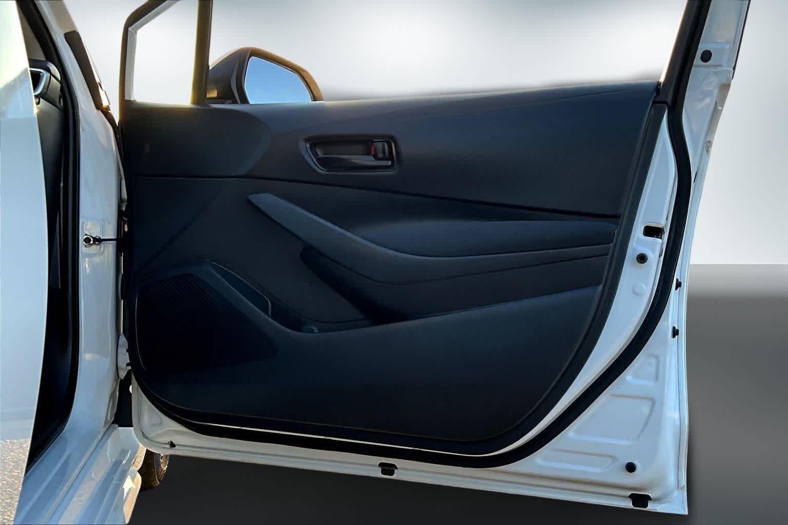 Thumbnail: 2023 Toyota Corolla - 28