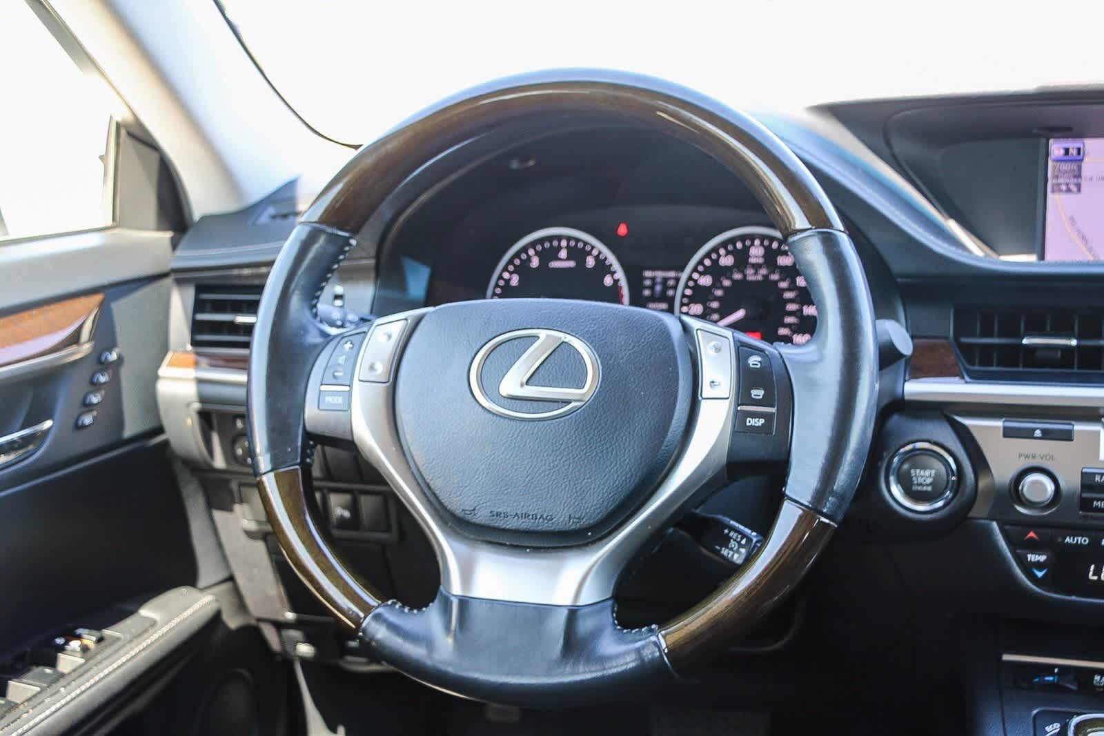 Thumbnail: 2013 Lexus ES - 16
