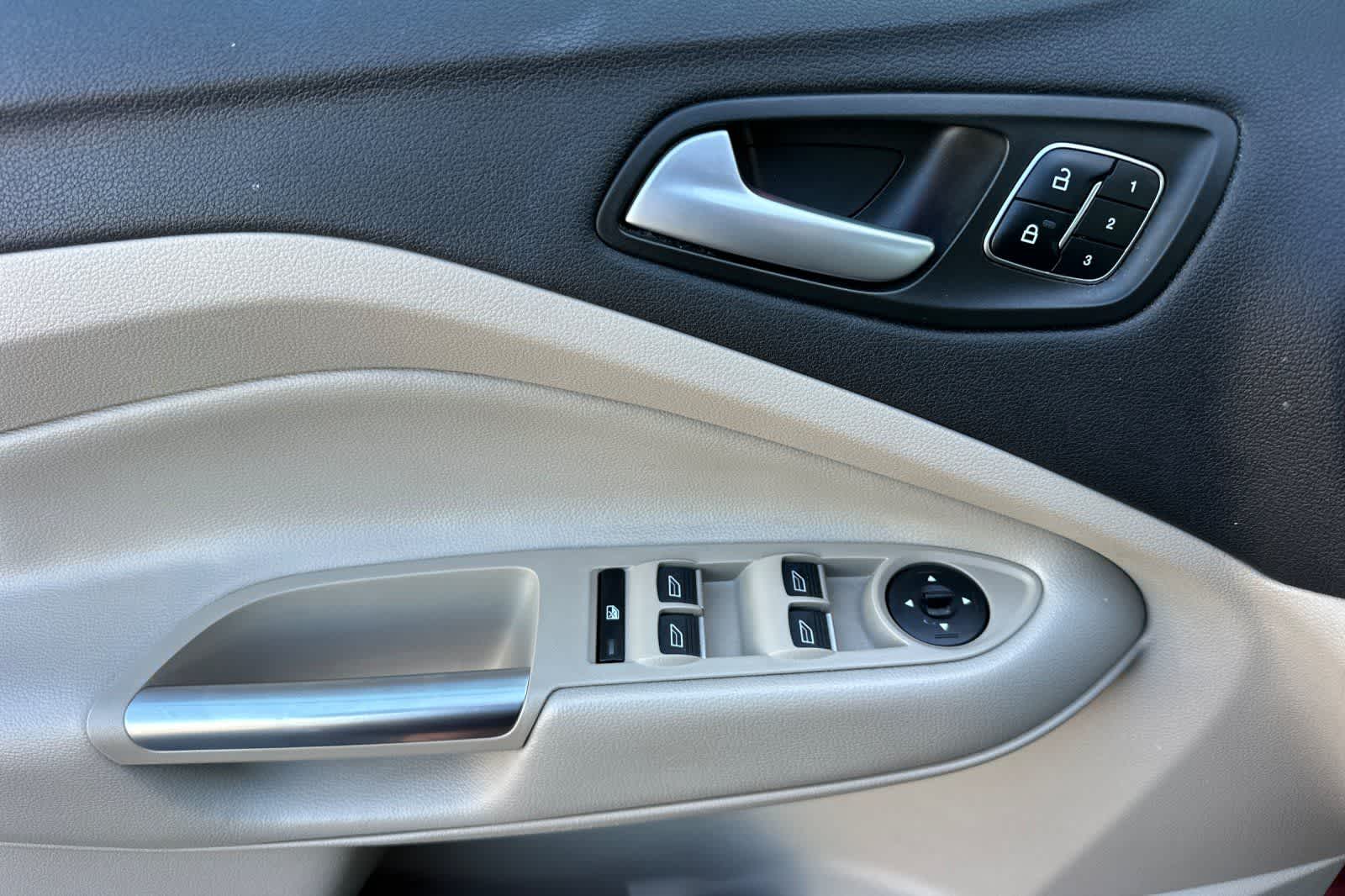 Thumbnail: 2017 Ford Escape - 12