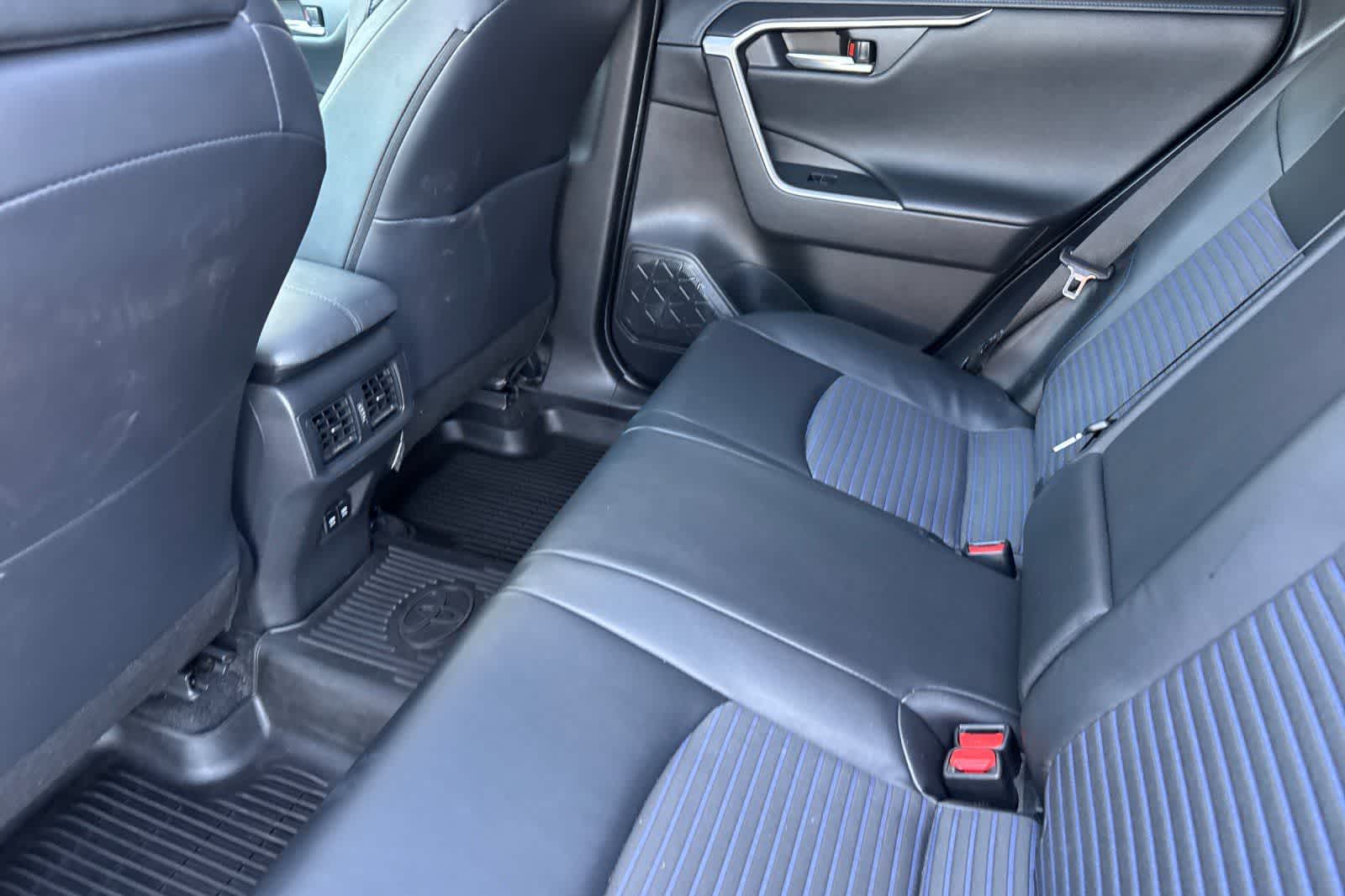 Thumbnail: 2020 Toyota RAV4 - 4