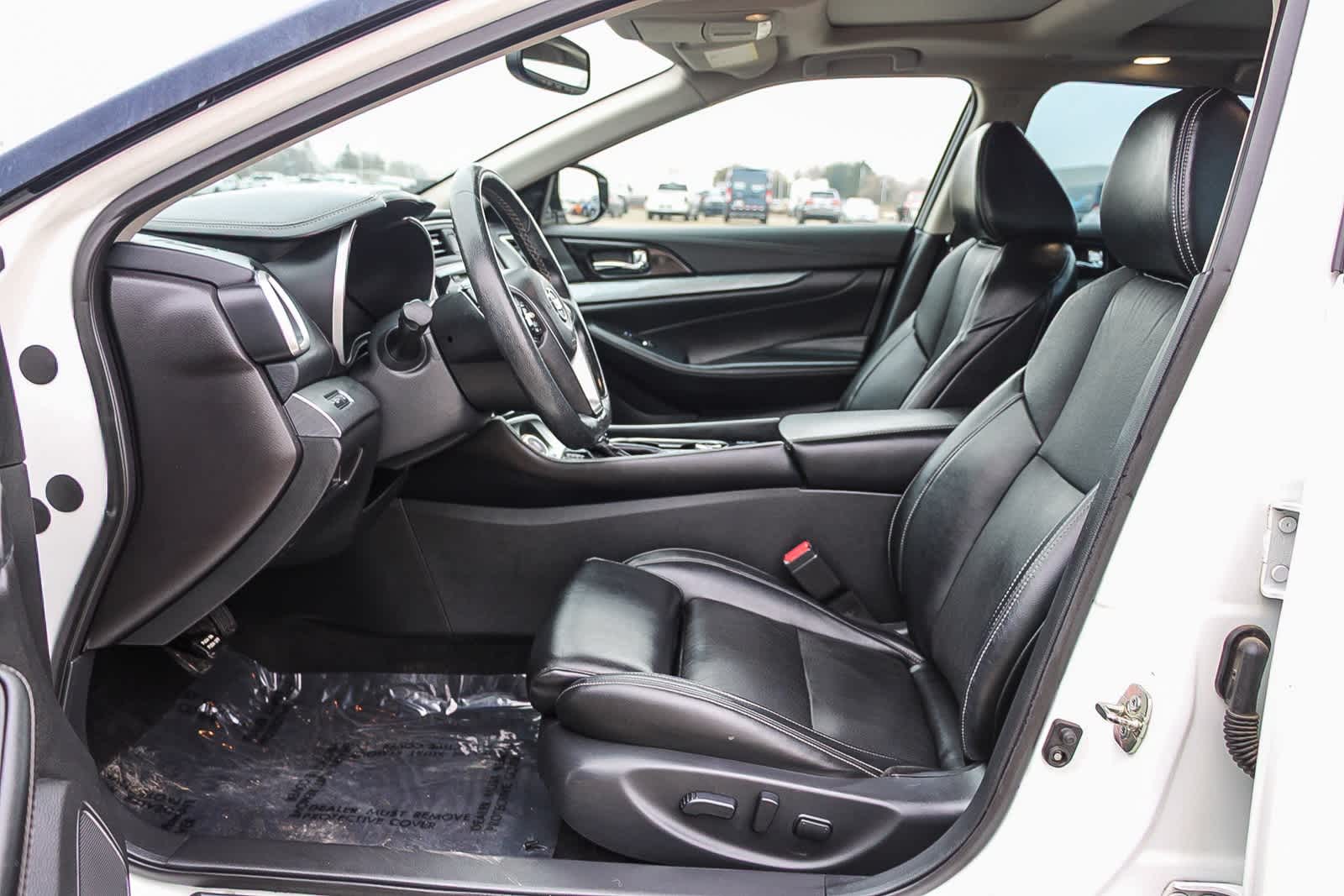 Thumbnail: 2017 Nissan Maxima - 15