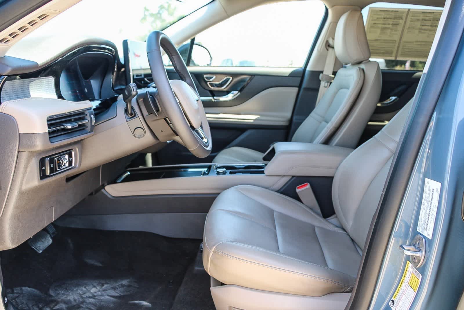 2023 Lincoln Corsair Standard 18