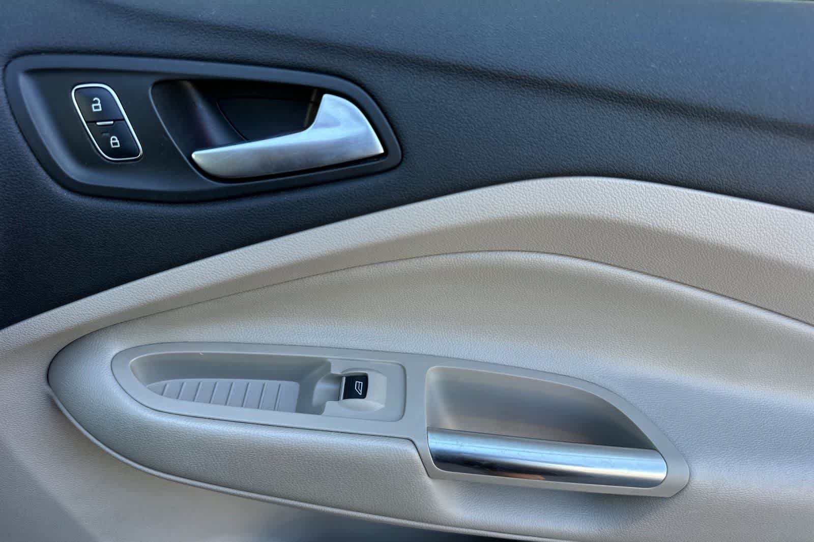 Thumbnail: 2017 Ford Escape - 19