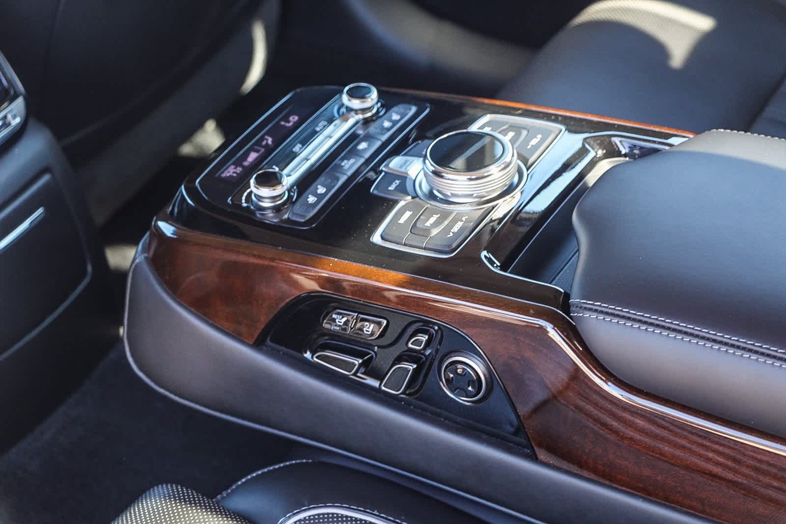 Thumbnail: 2019 Genesis G90 - 20