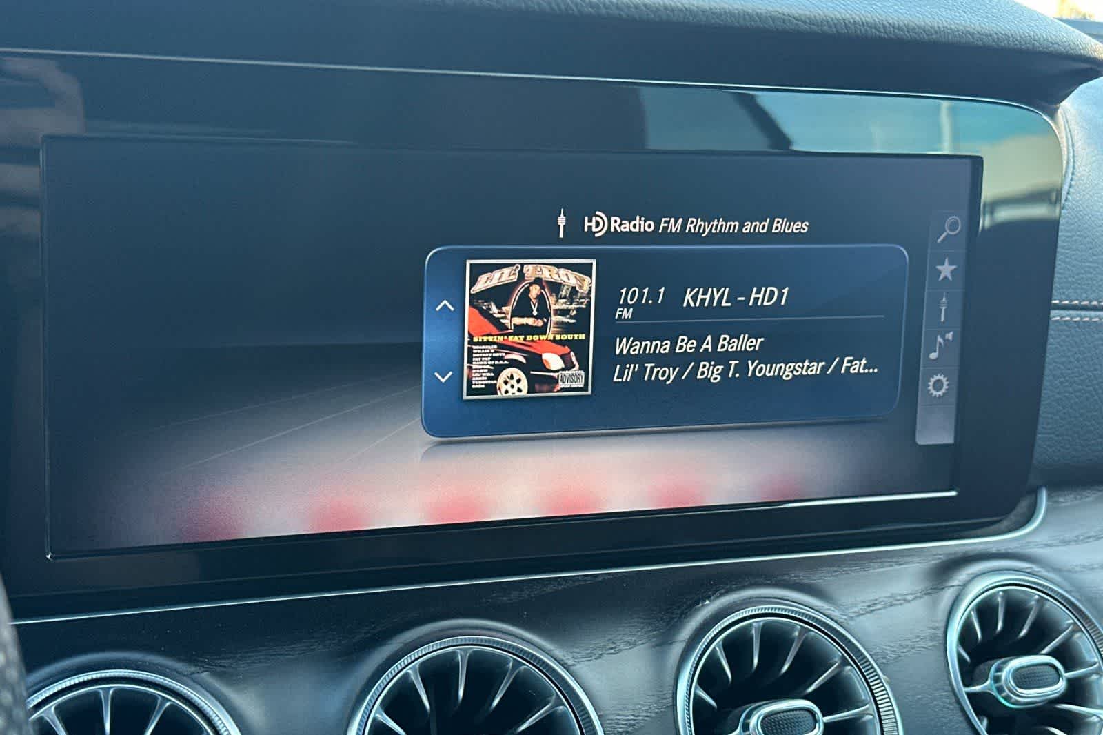 Thumbnail: 2019 Mercedes-Benz E-Class - 19