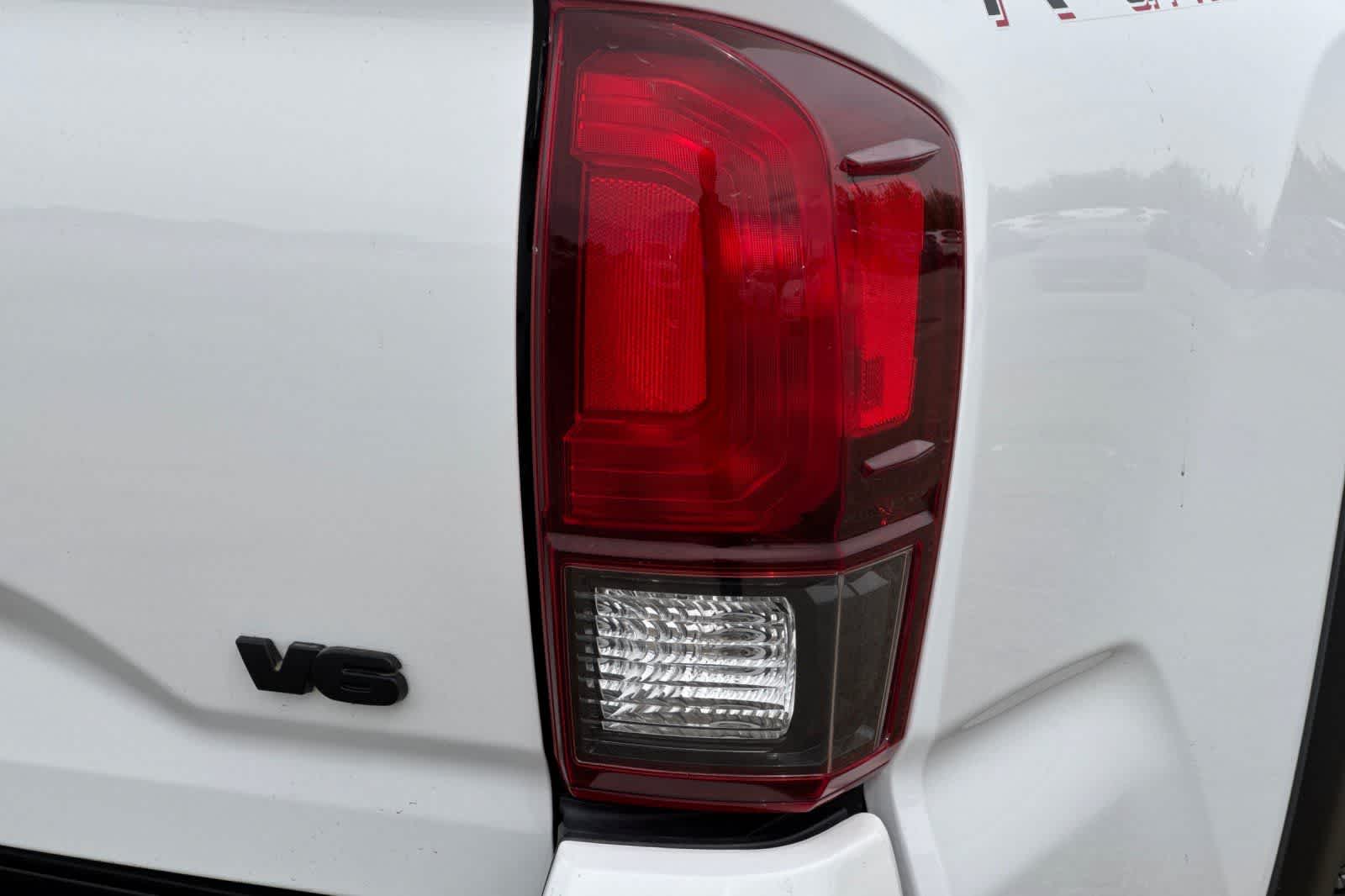 Thumbnail: 2018 Toyota Tacoma - 29