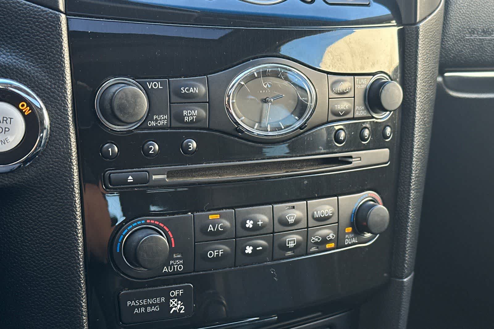 Thumbnail: 2017 INFINITI QX70 - 23