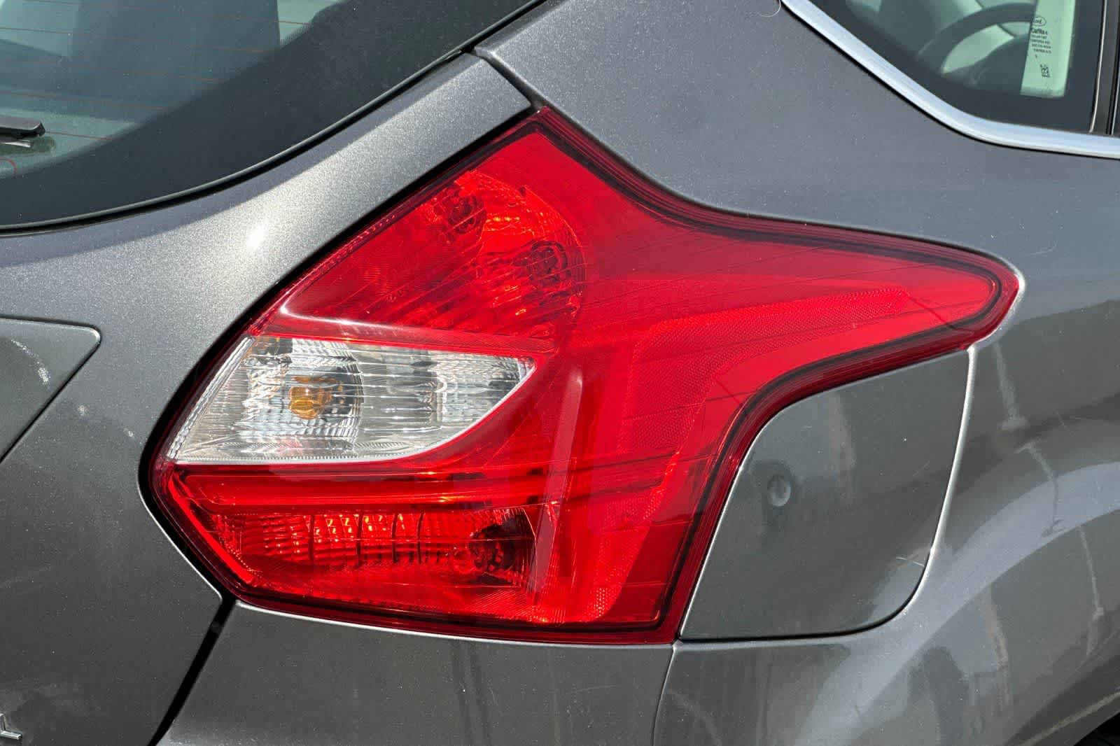 Thumbnail: 2012 Ford Focus - 28
