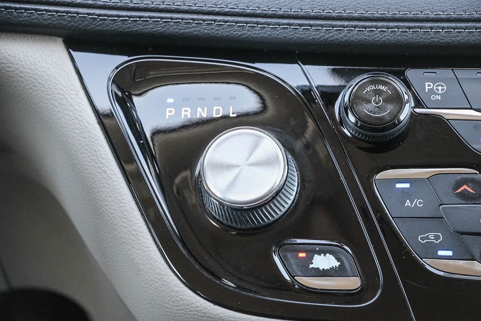 Thumbnail: 2019 Chrysler Pacifica - 15