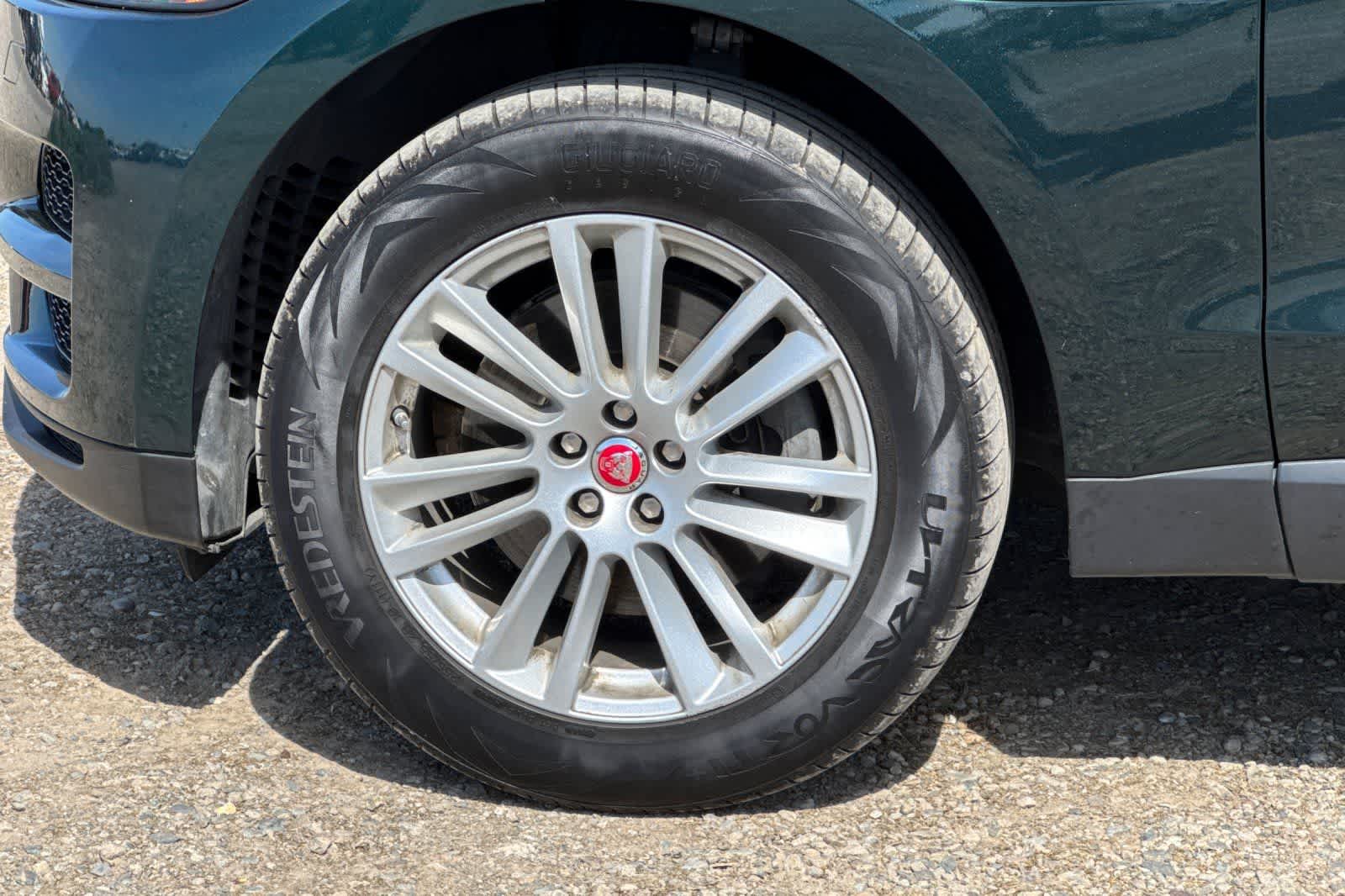 Thumbnail: 2017 Jaguar F-Pace - 31