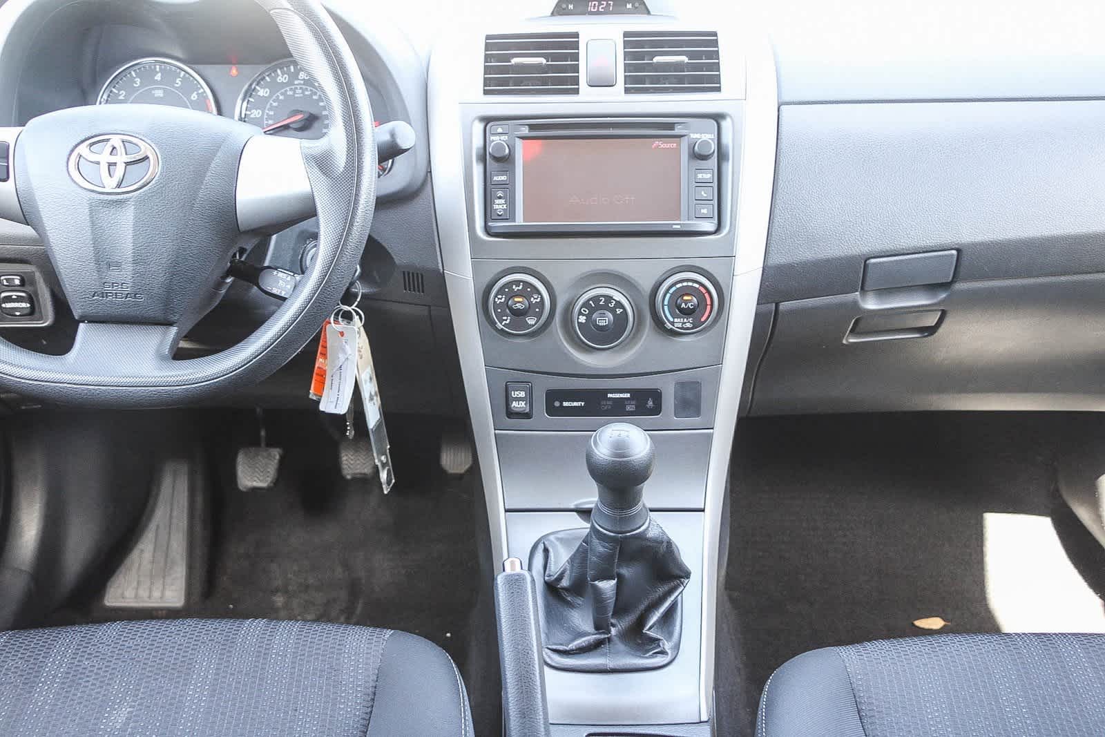 Thumbnail: 2013 Toyota Corolla - 13