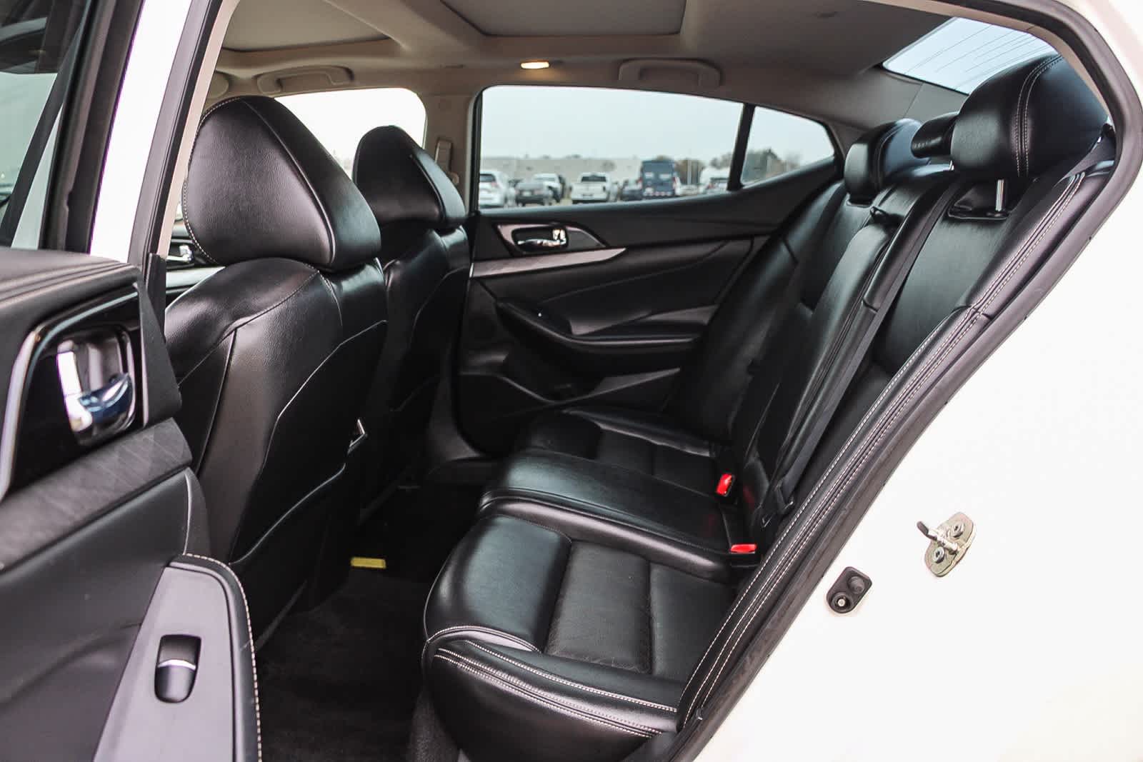 Thumbnail: 2017 Nissan Maxima - 16